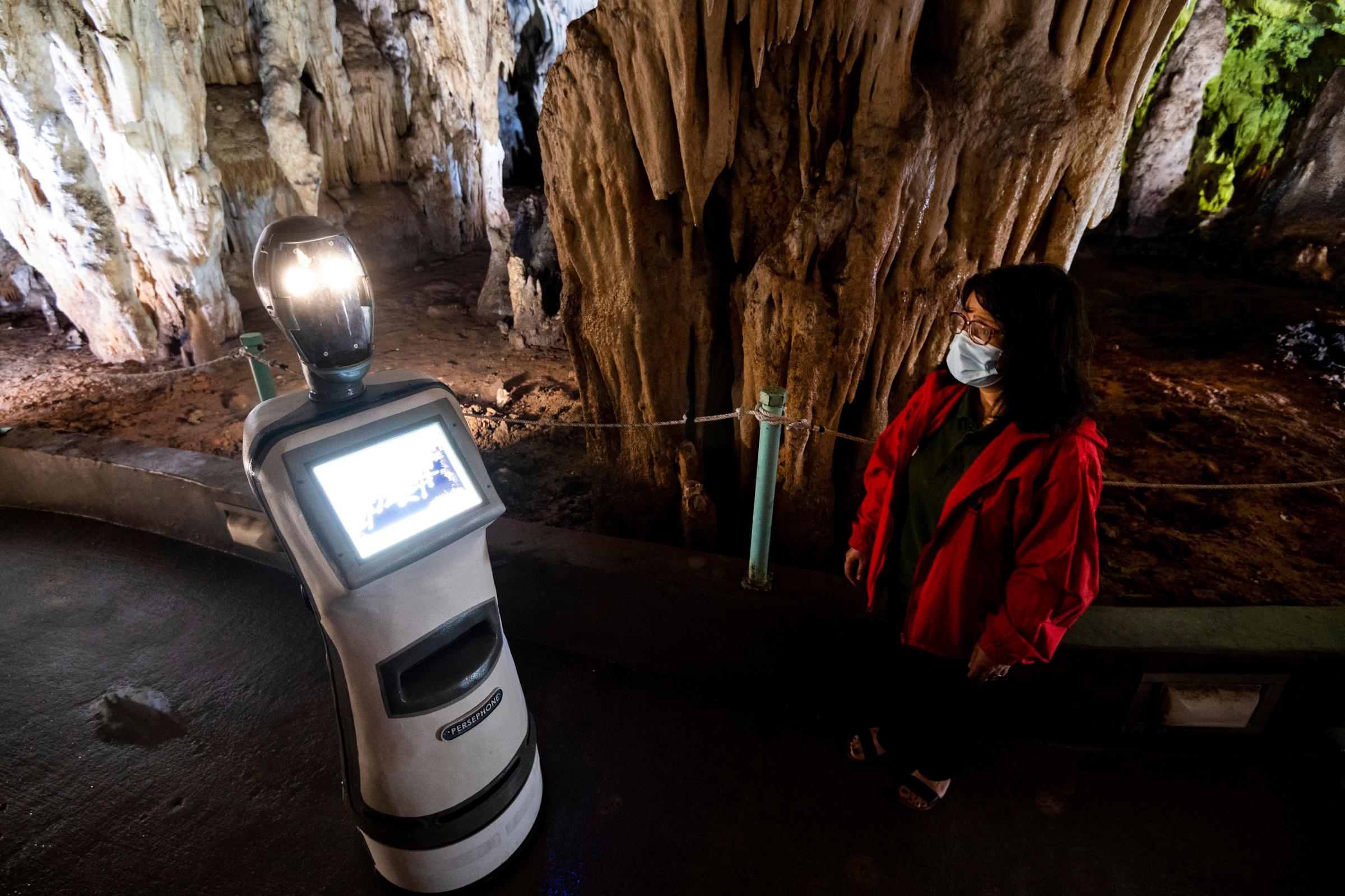 Robot tour guide Persephone leads visitors through Greek cave - Vimarsana News