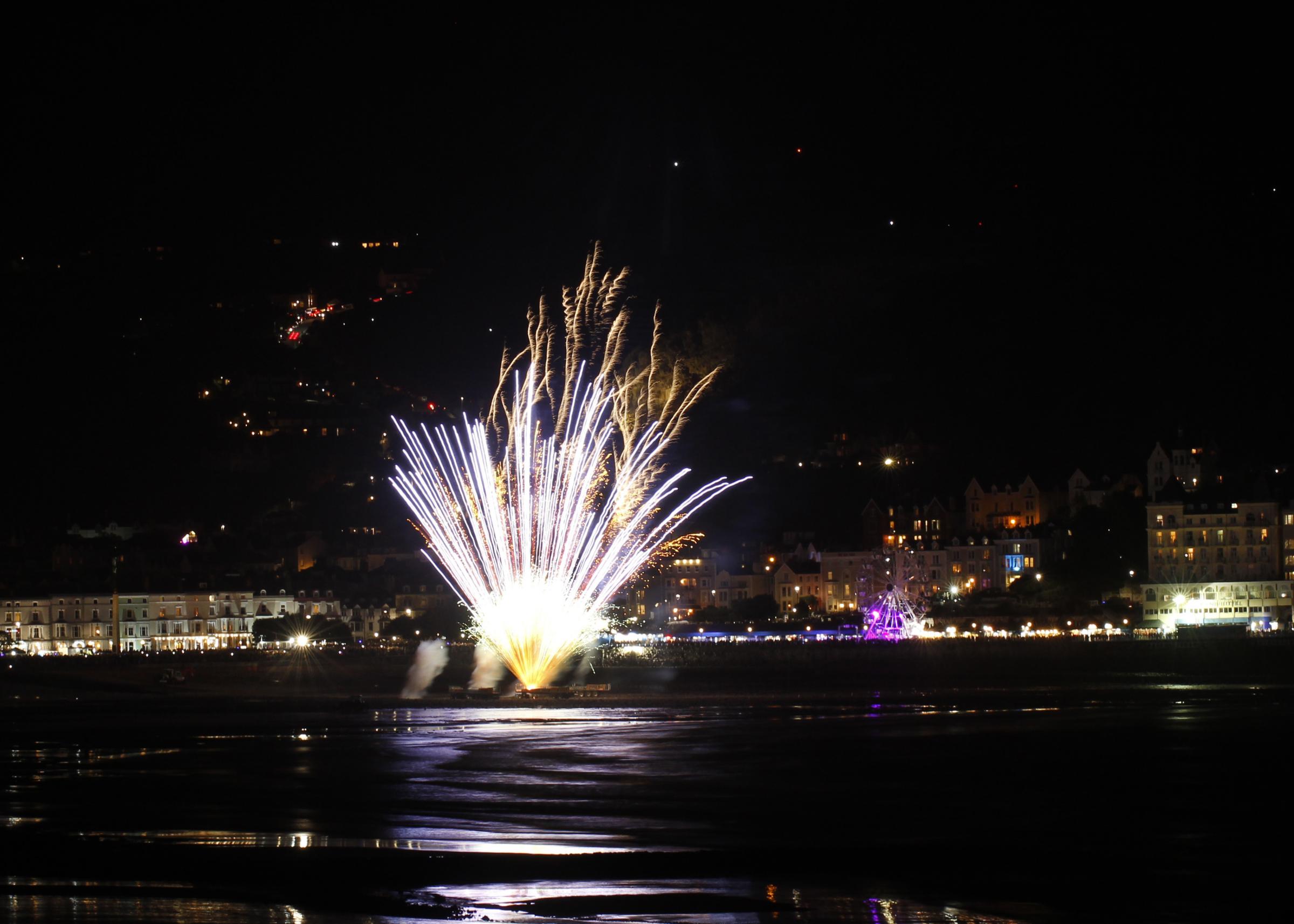 Fireworks return to Llandudno with a bang! Picture: Town Council’s photographer, Tony Mottram
