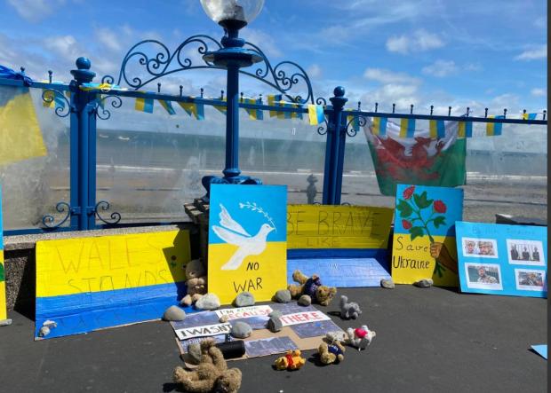 North Wales Pioneer: Messages of support for Ukraine. Photo: Helen Denning