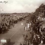 Crowds fill the Parade. Photo: Rhyl History Club