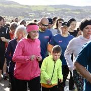 The mass crowd of runners at Conwy parkrun